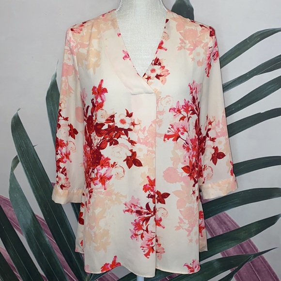 Rose & Olive Floral 3/4 Sleeve Blouse - Picture 2 of 11